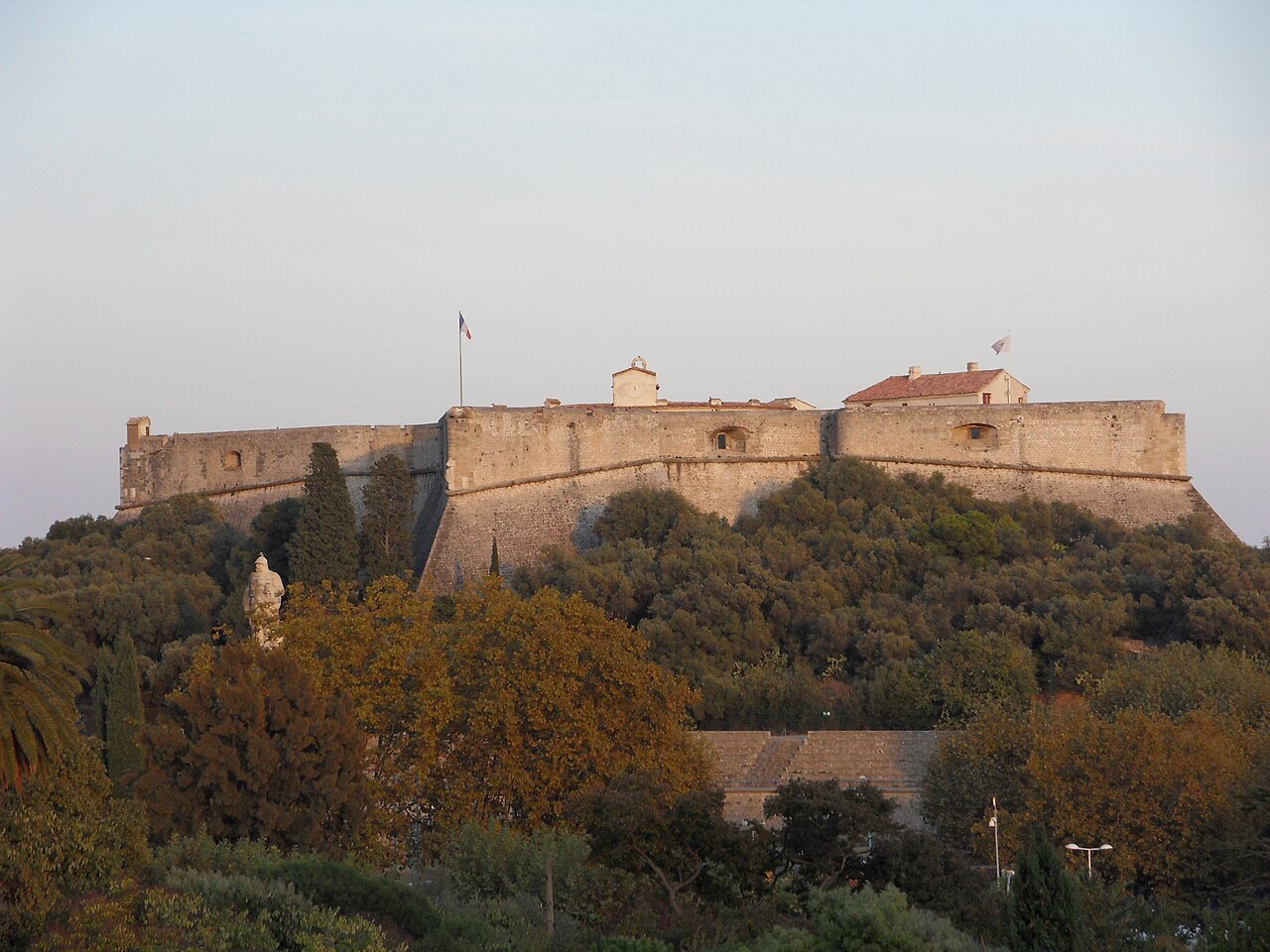 Fort Carré sous un ciel clair