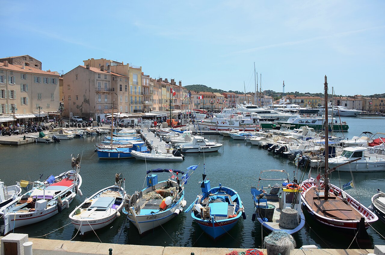 Vieux port de Saint-Tropez, vue large